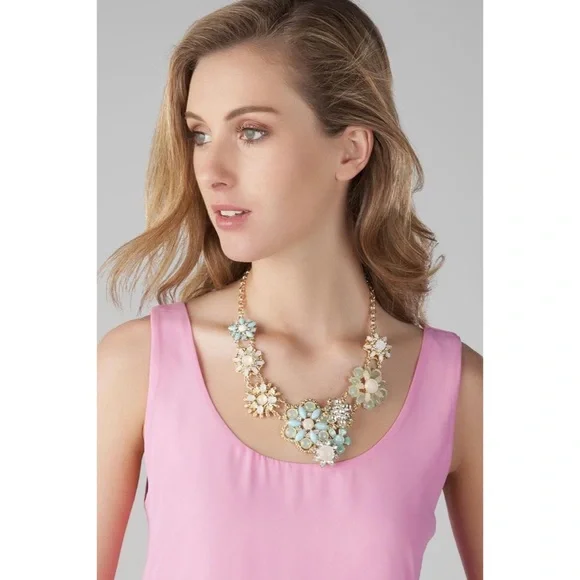 Francesca’s Collections | Statement Necklace - Picture 5 of 5